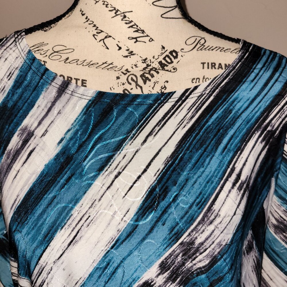 JM Collection, Large, lightweight top - Picture 2 of 11
